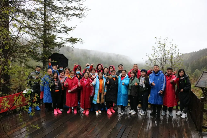 【夢(mèng)想聚團(tuán)隊(duì) 團(tuán)隊(duì)創(chuàng)輝煌】西微雅團(tuán)建活動(dòng)——長白山之旅(圖16) 【夢(mèng)想聚團(tuán)隊(duì) 團(tuán)隊(duì)創(chuàng)輝煌】西微雅團(tuán)建活動(dòng)——長白山之旅(圖16)