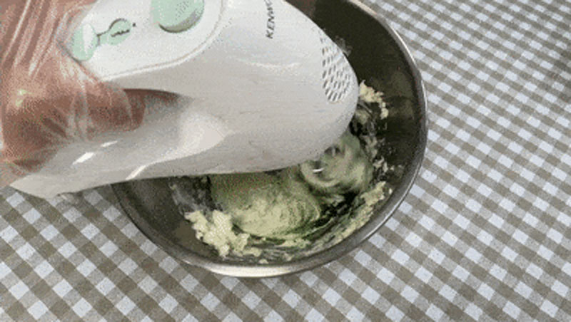 開(kāi)心果味巴斯克蛋糕(圖3) 開(kāi)心果味巴斯克蛋糕(圖3)