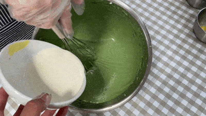 開(kāi)心果味巴斯克蛋糕(圖7) 開(kāi)心果味巴斯克蛋糕(圖7)